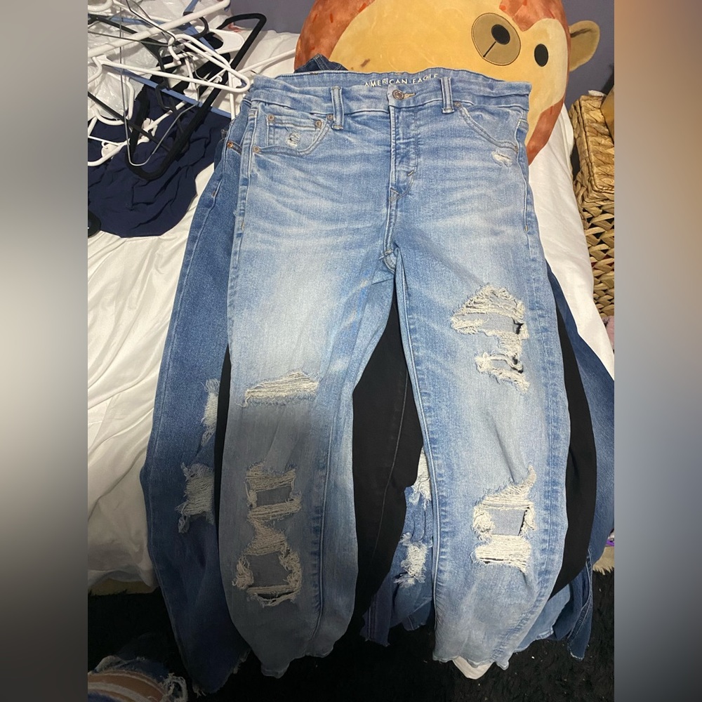 selling my American eagle jeans worn once just didn’t like them on me.